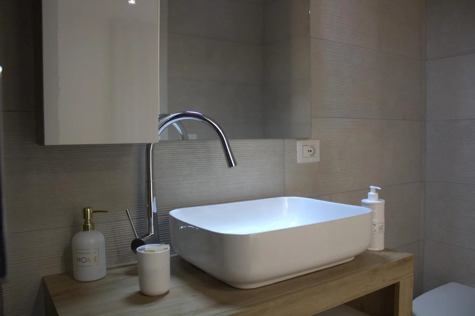 Realeborbonica-Intero Appartamento Con Ampio Terrazzino Portici 0*,