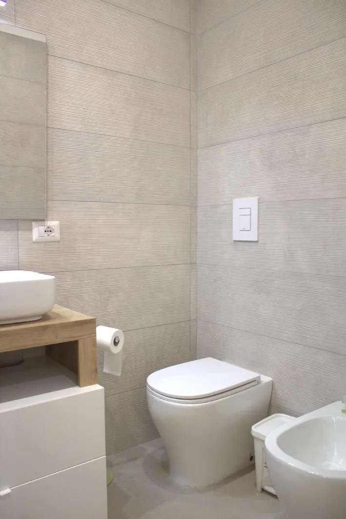 Realeborbonica-Intero Appartamento Con Ampio Terrazzino Portici Italy